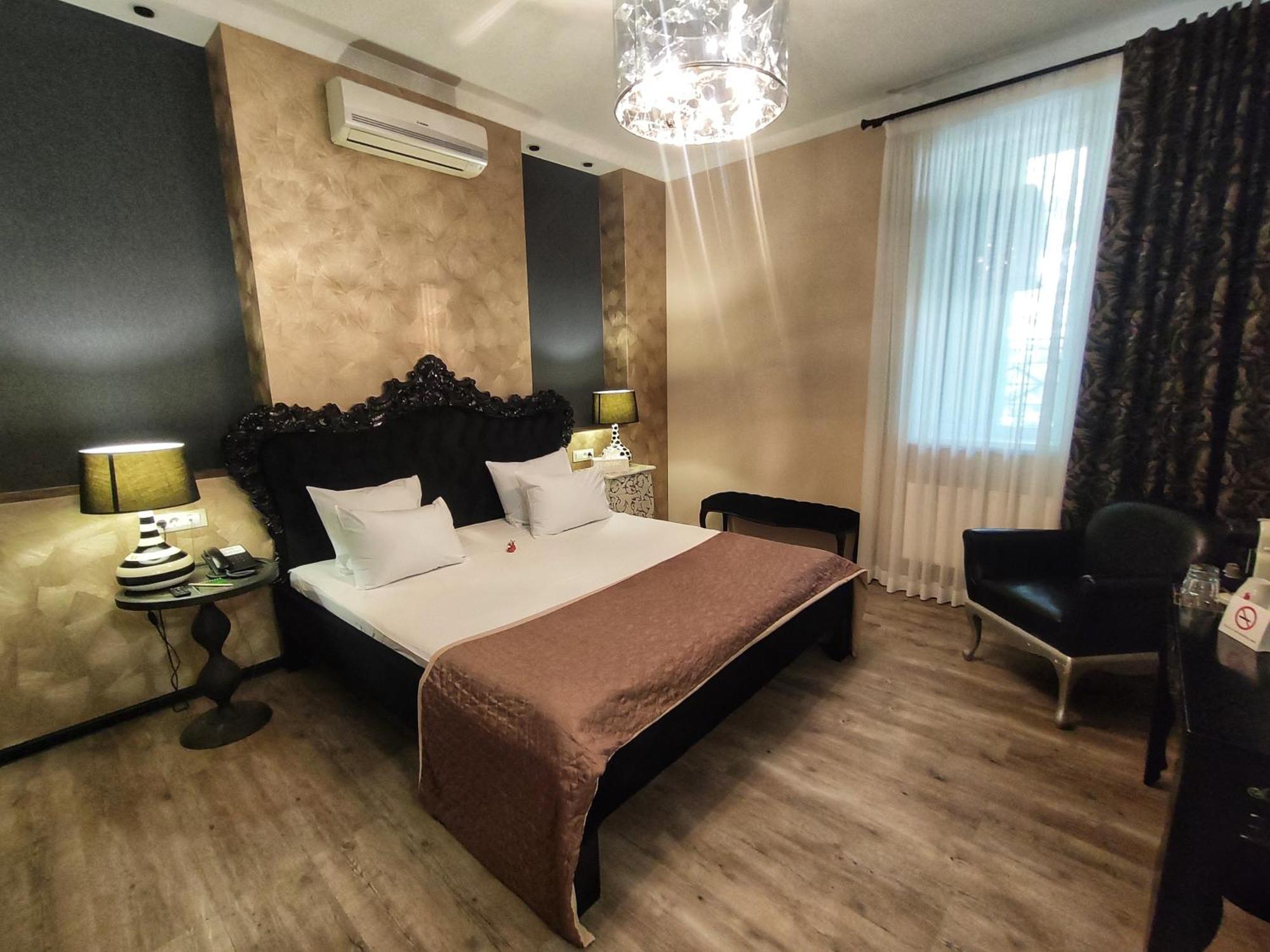 צ'יסינאו Weekend Boutique Hotel מראה חיצוני תמונה