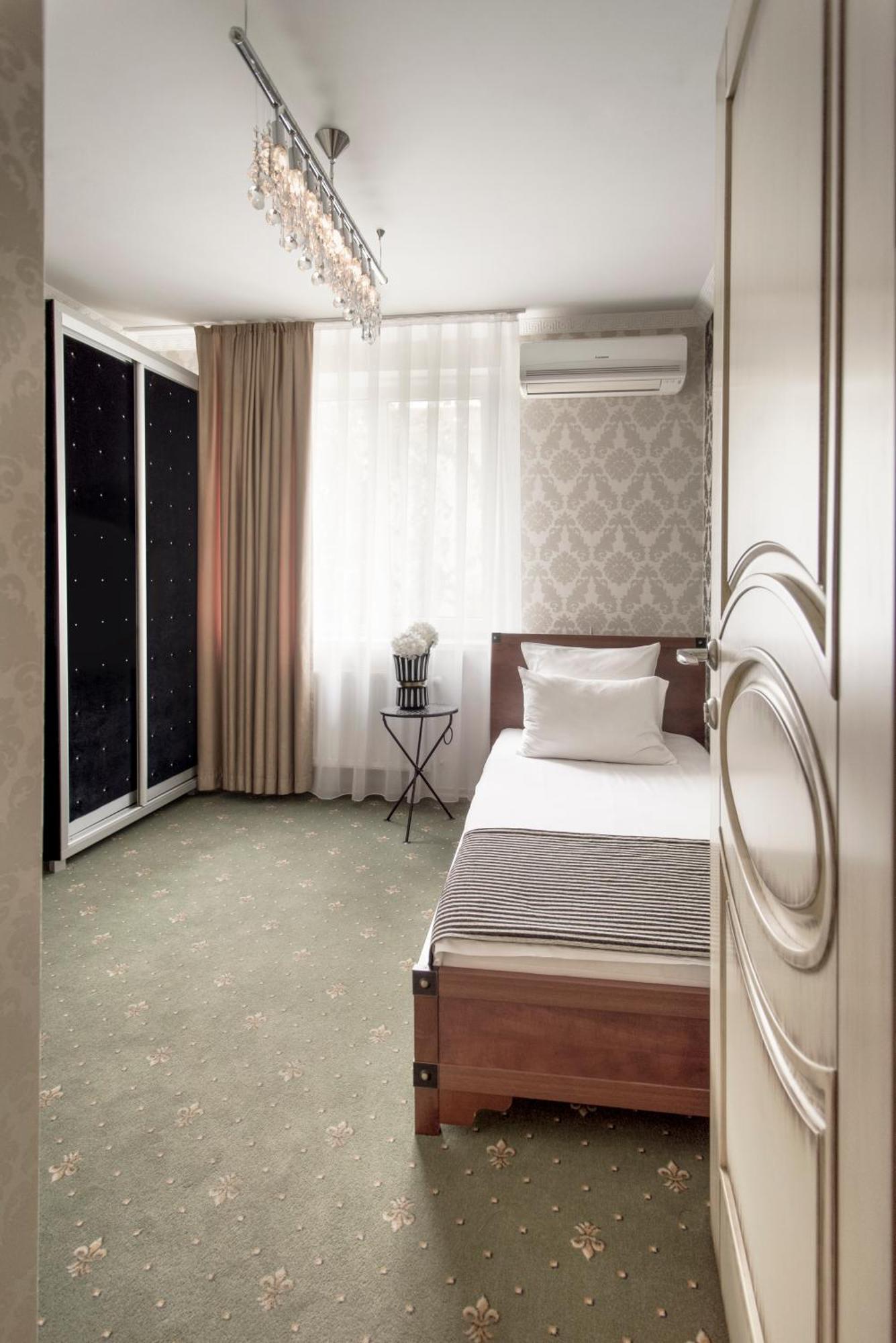 צ'יסינאו Weekend Boutique Hotel מראה חיצוני תמונה
