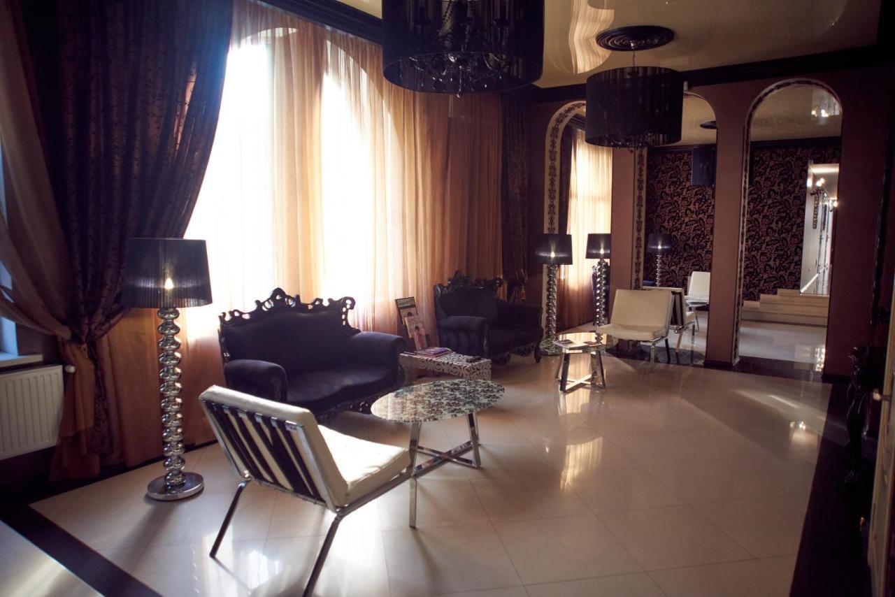 צ'יסינאו Weekend Boutique Hotel מראה חיצוני תמונה