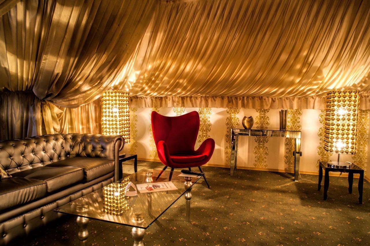 צ'יסינאו Weekend Boutique Hotel מראה חיצוני תמונה
